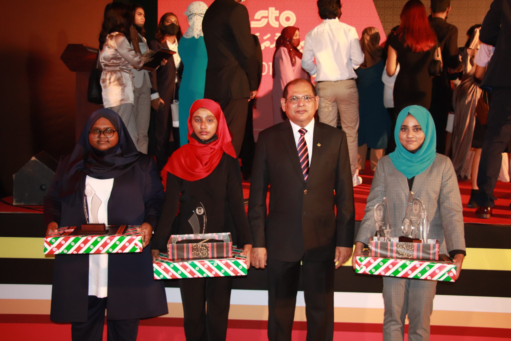 އަހުމަދިއްޔާ ސްކޫލް