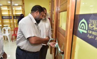 އިލްމު އިންސްޓިޓިއުޓް ފޯ އިސްލާމިކް ސްޓަޑީސް ރަސްމީކޮށް އިފްތިތާޙުކުރުމުގެ ރަސްމިއްޔާތުގެ  ތެރެއިން. ފޮޓޯ. އިލްމު އިންސްޓިޓިއުޓް