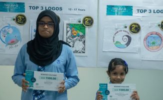 އެއްވަނައަށް ދިޔަ ޖަމާލުއްދީން ސްކޫލްގެ އައިޝަތު ޔަލްވީ (ކ) އާއި ހަނާން- ފޮޓޯ: މާލެސިޓީ ކައުންސިލް