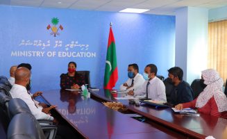 އެޑިޔުކޭޝަން މިނިސްޓަރ ރ.އަލިފުށީ ކައުންސިލާ ބައްދަލުކުރެއްވުުމުގެ ތެރެއިން؛- ފޮޓޯ: މިނިސްޓްރީ އޮފް އެޑިޔުކޭޝަން