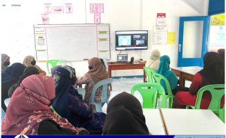 އެންއައިއީން ރަސްގެތީމު ސްކޫލުގެ ބެލެނިވެރިންނަށް ކުރިއަށްގެންދިޔަ ސެޝަނުގެ ތެރެއިން؛- ފޮޓޯ: ރަސްގެތީމު ސްކޫލް