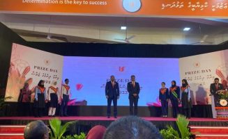 އިމާދުއްދީން ސްކޫލްގެ އިނާމްދިނުމުގެ ހަފްލާގެ ތެރެއިން