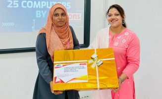 ކޮމްޕިއުޓަރ ސިސްޓަމް ހަދިޔާކުރުމުގެ ތެރެއިން.ފޮޓޯ؛ ހިތަދޫ ސްކޫލް