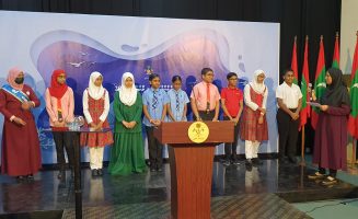 ޤައުމީ ވާހަކަ ދެއްކުމުގެ މުބާރާތުގައި ދަށު ސާނަވީ ބައިގެ ގަދަ ދިހައަކަށް ހޮވުނު ދަރިވަރުން