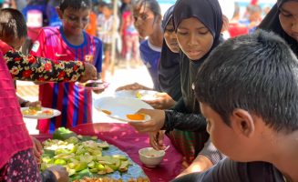 މަޖާ ކެޔުމުގެ ހަރަކާތުގައި ދަރިވަރުން- ފޮޓޯ: ކެޔޮދޫ ސްކޫލް