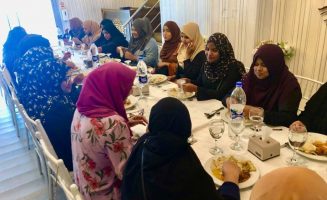 ކޮއްކޮމެން ޕްރީ ސްކޫލްގައި ފާއިތުވި ދިރާސީ އަހަރު މަސައްކަތް ކުރި ޓީޗަރުން: އެ ސްކޫލްގެ ޓީޗަރުން އުމުރާ ދަތުރުގައި ފުރާނީ އަންނަ ޑިސެމްބަރު މަހުގެ ތެރޭގައި-ފޮޓޯ: ކޮއްކޮމެން ޕްރީ ސްކޫލް