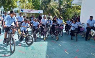 ގޮއިދޫ ސްކޫލުގެ ދަރިވަރުން ބައިސްކަލުގައި ސްކޫލަށް ދަނީ- ފޮޓޯ: ގޮއިދޫ ސްކޫލް