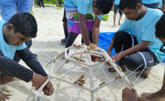 މުރކަ އާލާކުރުމަށް ތައްޔާރުކުރި ފްރޭމްގައި މުރަކަލަ ހަރުކުރަނީ: ބ. އަތޮޅުގެ ހުރިހާ ސްކޫލަކުން މި ޕްރޮގްރާމުގައި ބައިވެރިވެފައިވޭ
