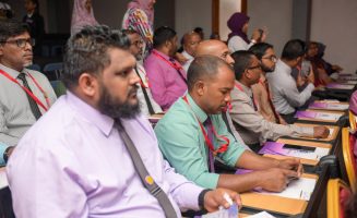 މިދިޔަ އަހަރު ބޭއްވި ވެހި އެޑިޔުކޭޝަން ފެއަރގައި ބައިވެރިވި ސްކޫލްތަކުގެ އިސްވެރިން: ސްކޫލްތަކުގެ އިސްވެރިންނަށް އަމާޒުކޮށް ހަރަކާތްތަކެއް އެޑިޔުކޭޝަން މިނިސްޓްރީން އަންނަނީ ހިންގަމުން