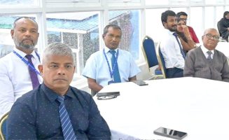 ވީއައިއެޗްއެއްގެ ކެރިއަރސް ޕްރޮގްރާމް ފެށުމަށް ބޭއްވި ރަސްމިއްޔާތުގެ ތެރެއިން- ފޮޓޯ: އެކްސްޕްރެސް