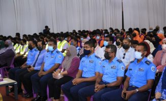 ޣިޔާސުއްދީން ސްކޫލްގައި ބޭއްވި ރަސްމިއްޔާތުގެ ތެރެއިން.ފޮޓޯ: ޕޮލިސް