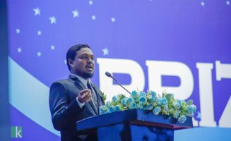ޕްރިންސިޕަލް މަތީން ޢިނާމް ދިނުމުގެ ޖަލްސާގައި ވާހަކަ ދައްކަވަނީ: ފޮޓޯ| ކޭއޯ