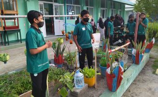 k atoll school grop photo