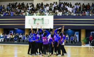 އިންޓަ ސްކޫލް ނެޓްބޯޅަ މުބާރާތުގެ 19 ދަށުގެ ބައިން ޗެމްޕިއަންކަން ލިބުމުން ވިލާ ހައި ސްކޫލްގެ ކުޅުންތެރިން އުފާފާޅުކުރަނީ: ސީއެޗްއެސްއީއާ ވާދަކޮށް ވިލާ ހައި ސްކޫލް މޮޅުވީ ބޮޑު ތަފާތަކުން - ފޮޓޯ: ރިޝްވާން | ދަރިވަރު ނޫސް